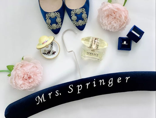 Heirlūm Hanger in Navy