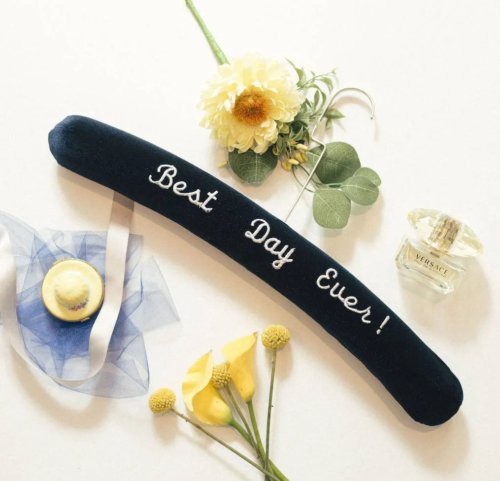 Heirlūm Hanger in Navy