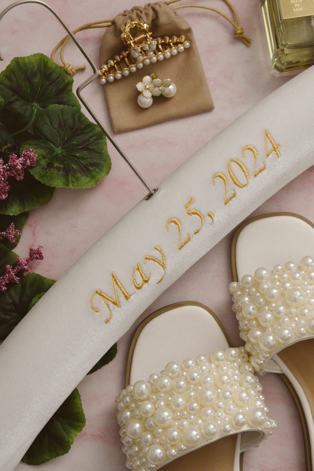 The Wedding Day Flat-Lay Checklist Photographers Actually Want