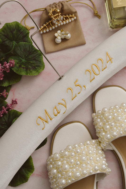 The Wedding Day Flat-Lay Checklist Photographers Actually Want