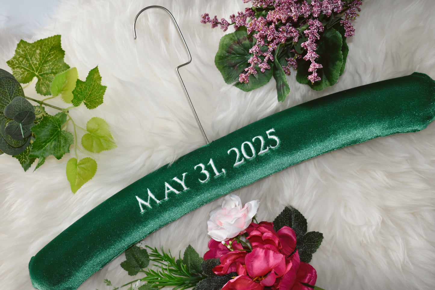 Heirlūm Hanger in Kelly Green